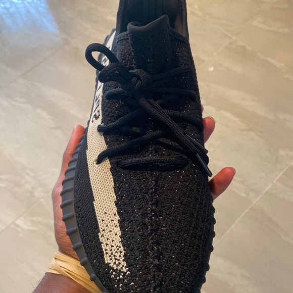 Yeezy Boost 350 V2 “Oreo”